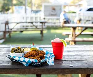 HOT CHICKEN AND FROSE